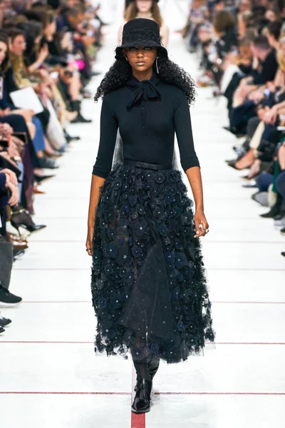 Look 75